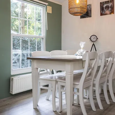 Charming Forest With Garden & Terrace In Gelderland *